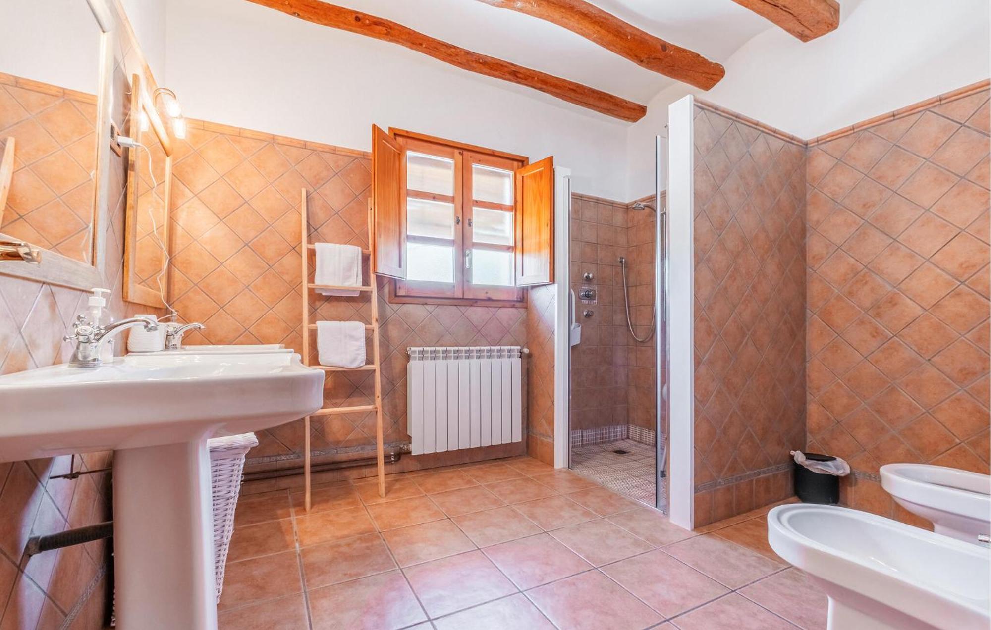 Pet Friendly Home In Guardiola De Fontrubi Экстерьер фото